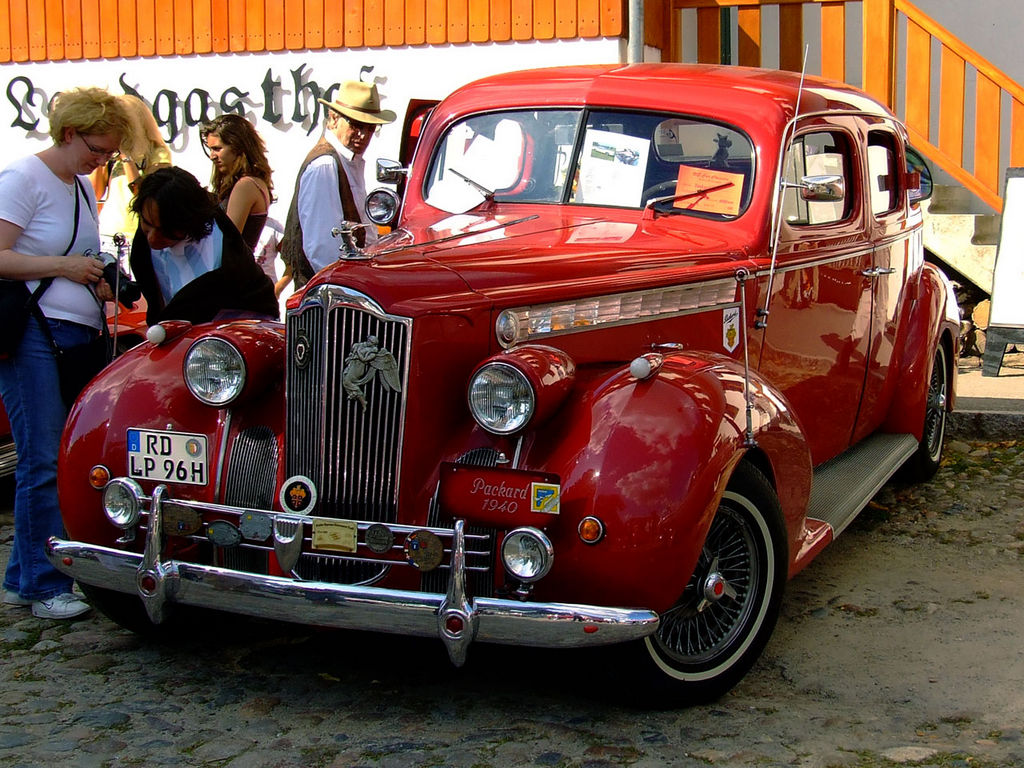1940-Packard-160-TouringSedan