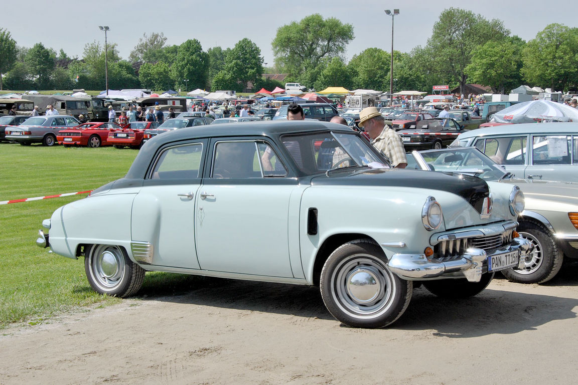 1947-Studebaker-Champion-DeLuxe