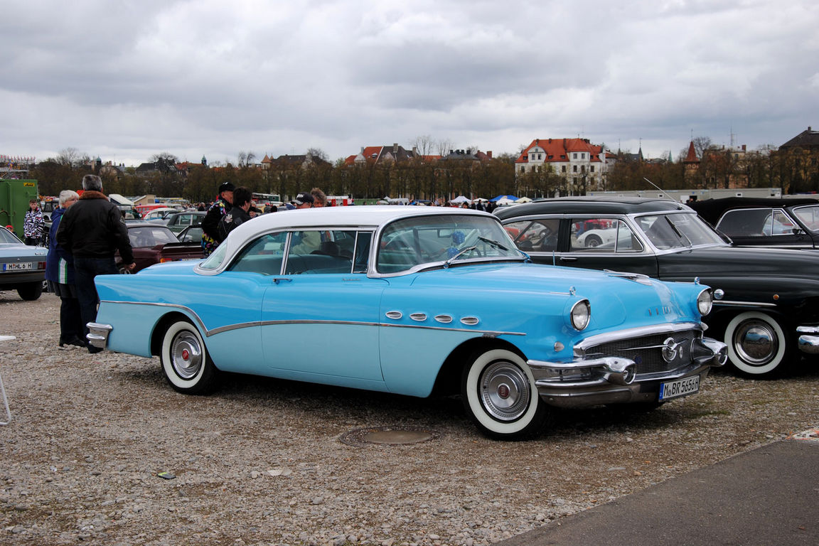 1956-Buick-Roadmaster-Skylark
