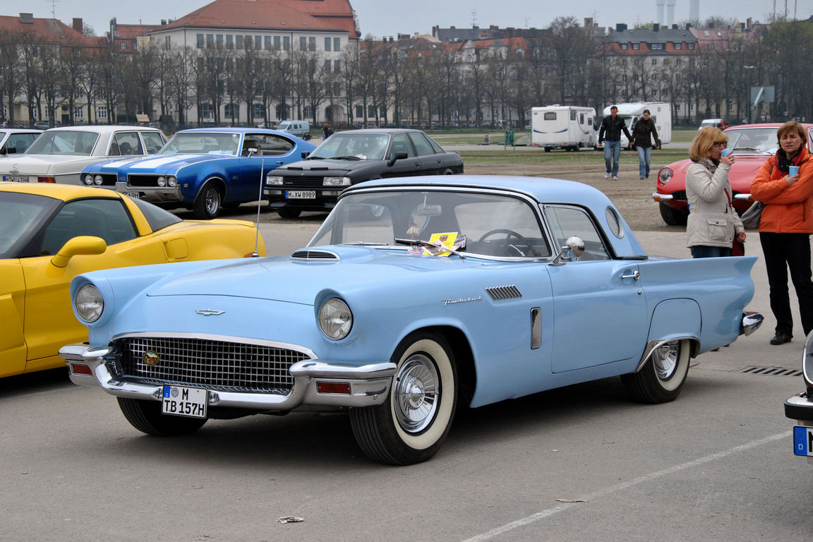 1957-Ford-Thunderbird
